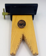 Load image into Gallery viewer, 'New Penny' Coin tie pin/brooch